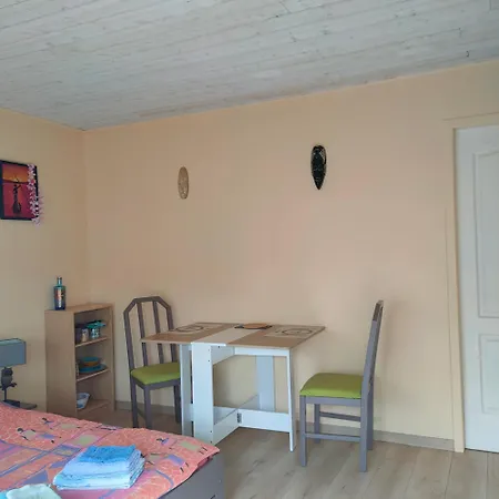Belle D'hotes Pret De La Tranche Sur *